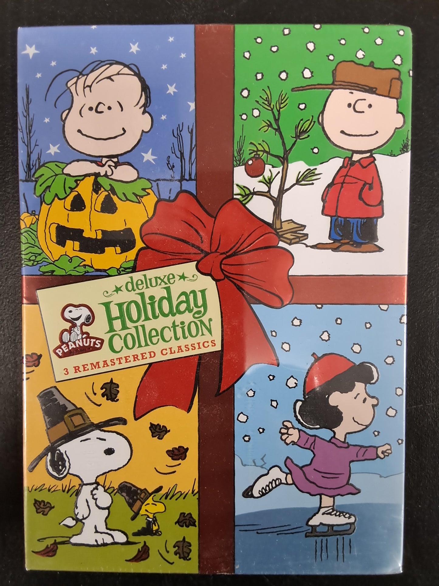Peanuts Deluxe Holiday Collection